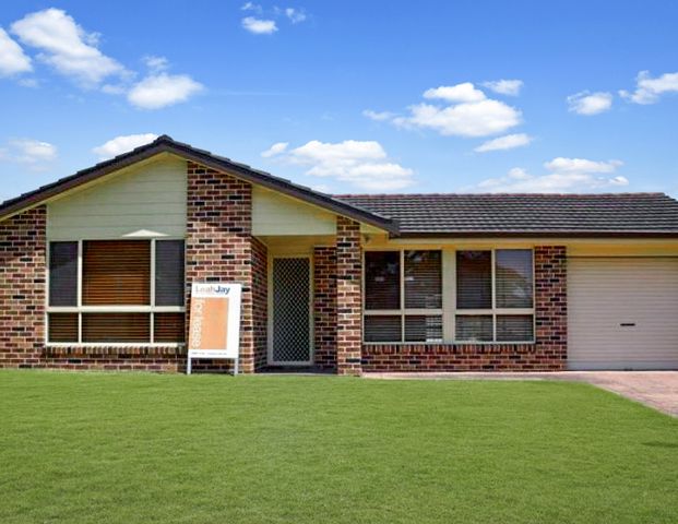 19 New York Avenue, Warners Bay NSW 2282 - Photo 1