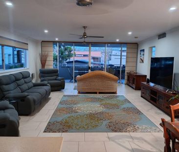 Large open plan apartment fully furnished. - Photo 3