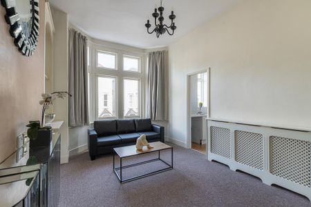 1 bedroom flat to rent - Photo 2