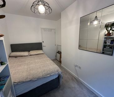 Room in a Shared Flat, Thunderer Street, E13 - Photo 4