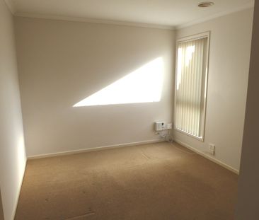 285 Anthony Rolfe Avenue, Gungahlin ACT 2912 - House For Rent | Domain - Photo 5