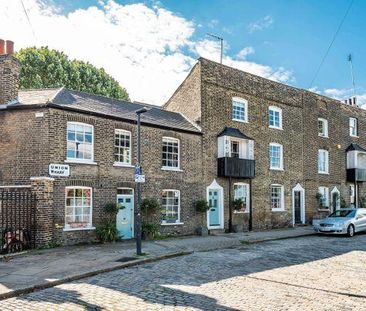 Location, Location, Location! Waterside property in Greenwich. Suit... - Photo 3