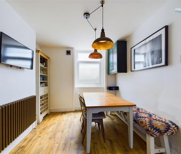 4 bedroom terraced house to rent - Photo 3