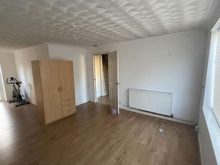 3 bedroom terraced house to rent - Photo 3