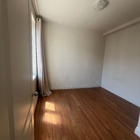 Beau 3 ½ lumineux et bien situé - Photo 3