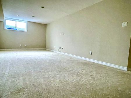 For Lease - 359 Kingbrook Drive, Kanata, Ontario - Photo 5