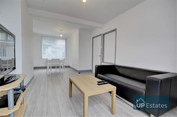 3 bedroom terraced house to rent - Photo 1