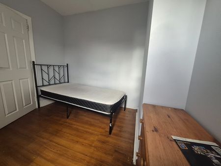 4 Bed Semi-Detached House, Valentine Road, HA2 - Photo 5