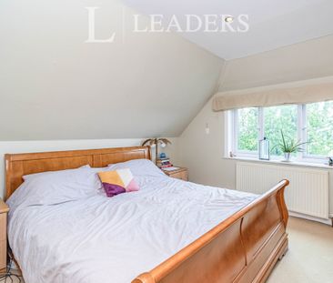 2 bedroom apartment to rent Effingham Road, Long Ditton, Surbiton, KT6 - Photo 2