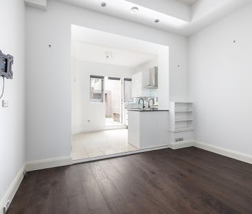 Studio in a boutique block - Photo 1