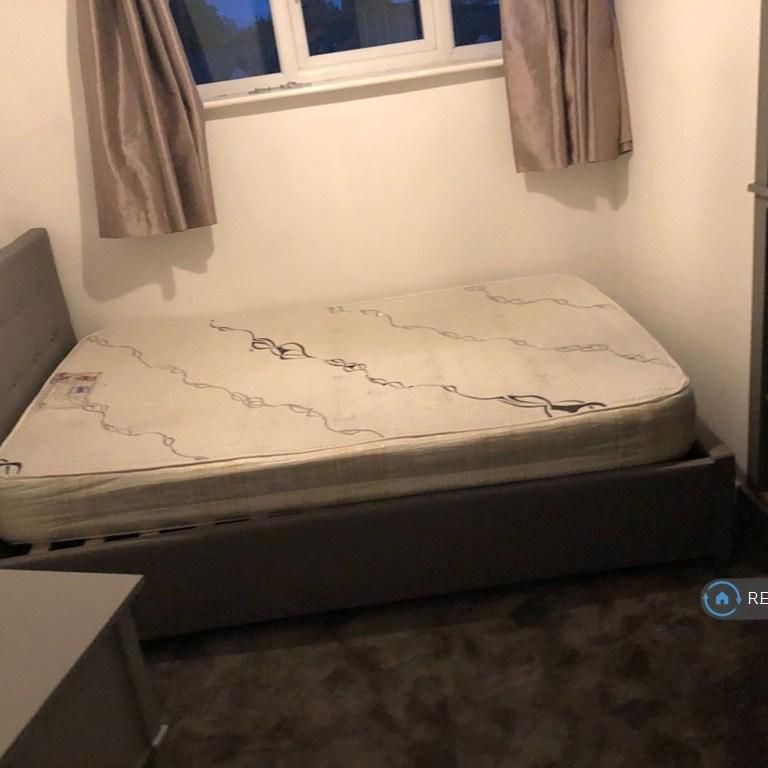 4 bedroom terraced house to rent - Photo 1