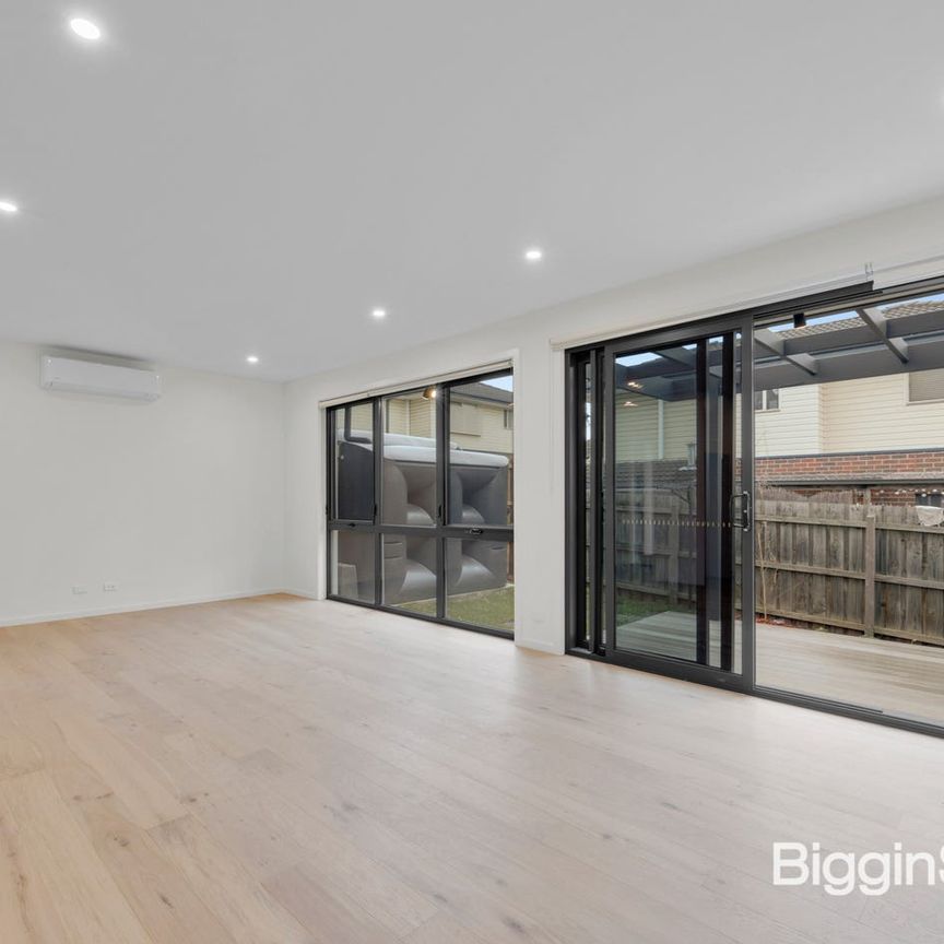 Your Family Home with Walking Distance to East Doncaster Secondary College - Photo 1