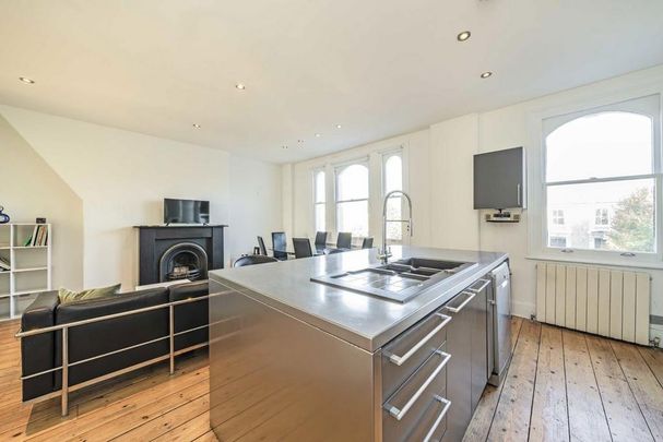 3 bedroom flat to rent - Photo 1