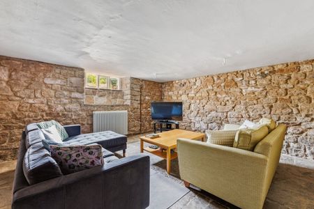 4 bedroom detached house to rent - Photo 2