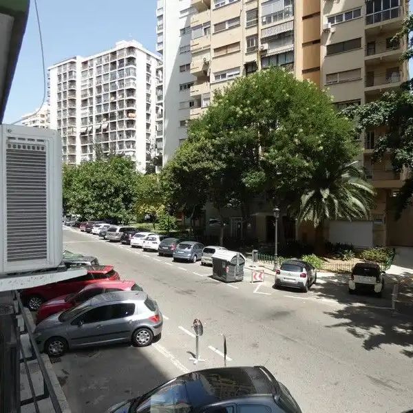 Valencia - Photo 1