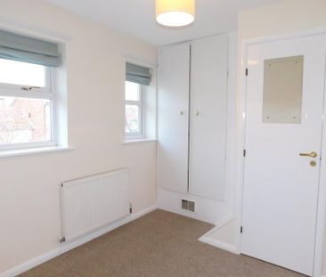 2 bedroom semi-detached house to rent - Photo 6