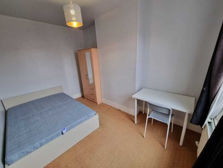 3 Bed Student Accommodation - Photo 3