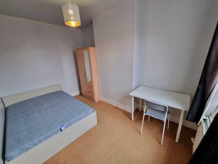 3 Bed Student Accommodation - Photo 2