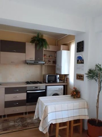 Închiriez apartament 2 camere central - Photo 4
