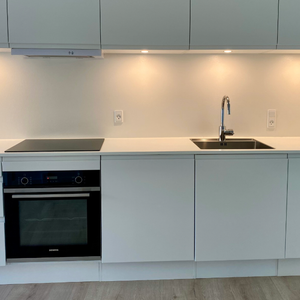 Dejlig terrasse ud til grønt område - Foto 2