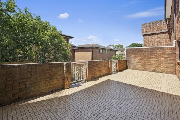 Freshly Paint Ground Floor Unit In The Heart Of Hornsby - Photo 1