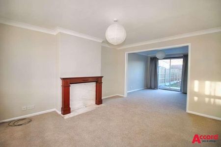 Epping Close, Romford, RM7 - Photo 2