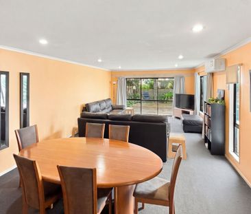 Two bedroom gem in Flat Bush! - Photo 1