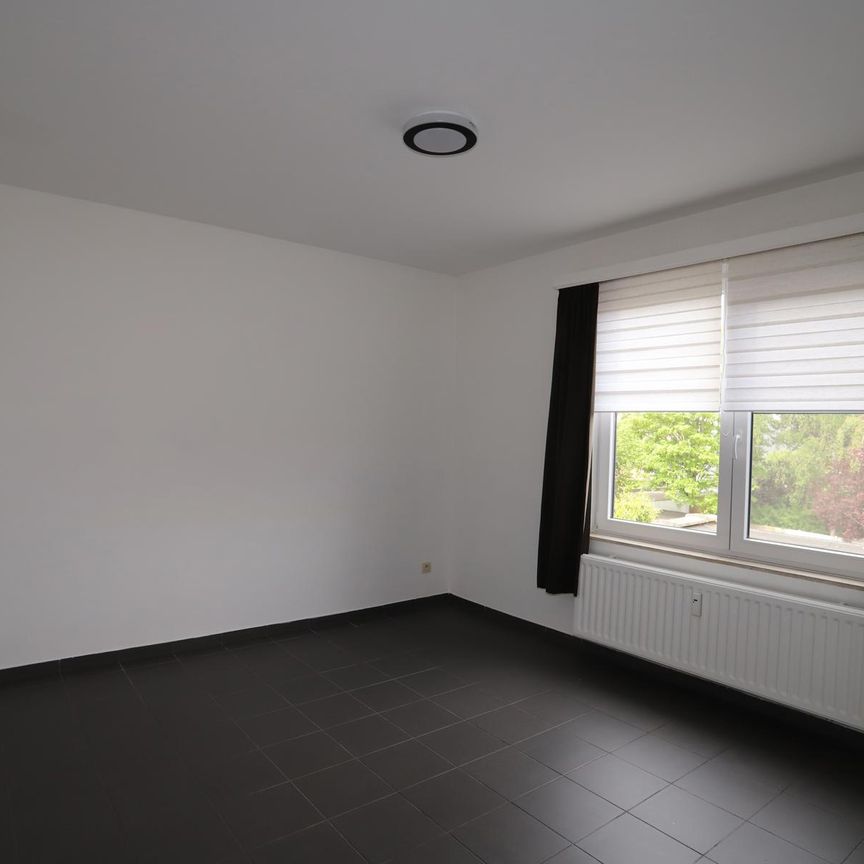 1 slaapkamer appartement op de tweede verdieping op goed gelegen locatie te Borsbeek - Photo 1