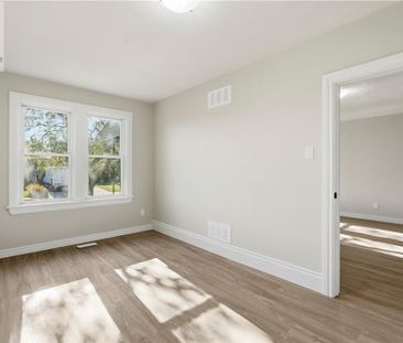 329 TALBOT Street, Hamilton, Ontario, L8H6T2 - Photo 5