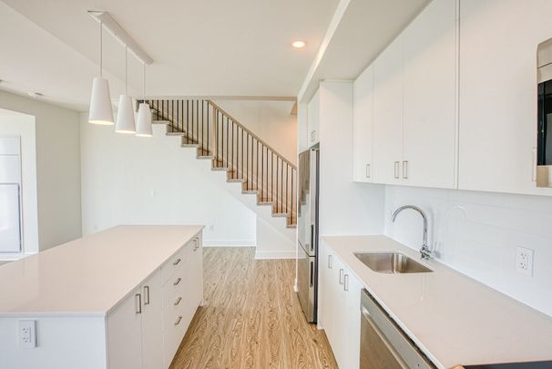 1050 Bank Street RES, Old Ottawa South, Ottawa, ON - Photo 1