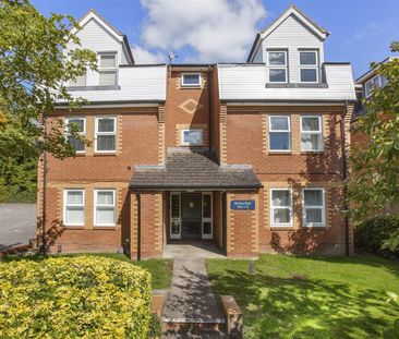 West Wycombe Road, High Wycombe - Photo 1