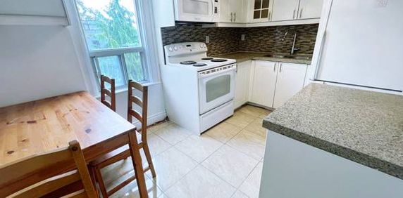 Spacious 3 + Den near Dupont - Lansdowne - Photo 2