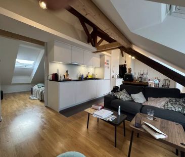 Bel appartement de 3 pièces dans les combles avec poutres apparentes - Photo 3