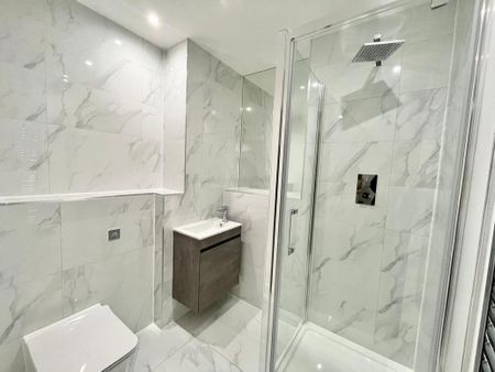 1 bedroom in a flat share to rent - Photo 5