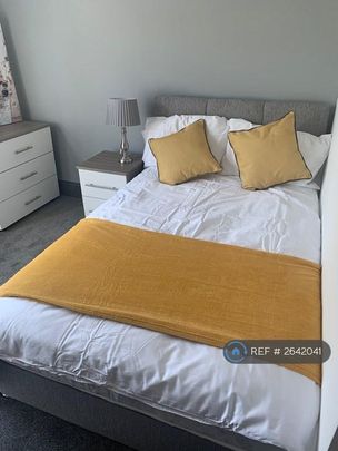 1 bedroom in a house share to rent - Photo 1