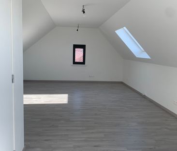 Volledig gerenoveerde halfopen bebouwing - Photo 2