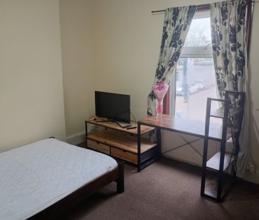 Room in a Shared Flat, Rutland Road, IG1 - Photo 4