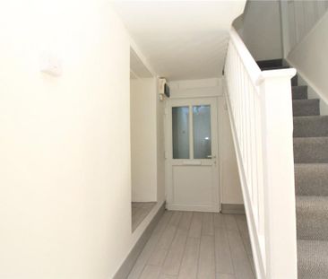 2 bedroom semi-detached house to rent - Photo 4