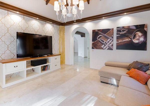 5 bedroom luxury Villa for rent in Marbella Del Este, Andalusia