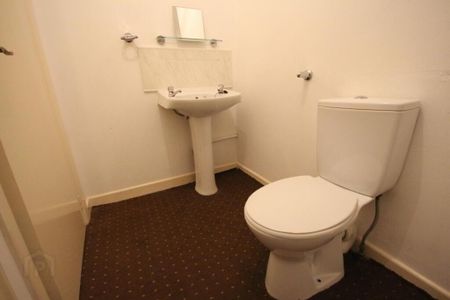 36 Central Avenue, Bangor, BT20 3AW - Photo 4