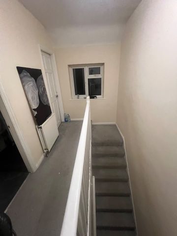 3 Bed Semi-Detached House, Brighton, BN2 - Photo 5