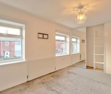 2 bedroom semi-detached house to rent - Photo 2