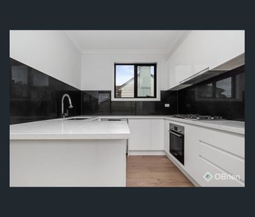 Brand-New Modern Residence with Luxurious Features in the Heart of ... - Photo 5