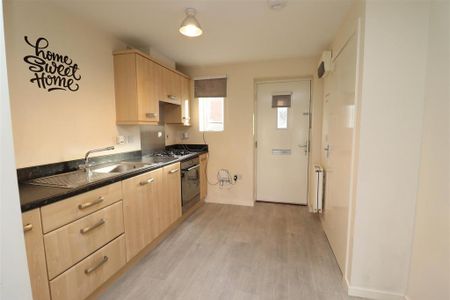 2 bedroom terraced house to rent - Photo 4