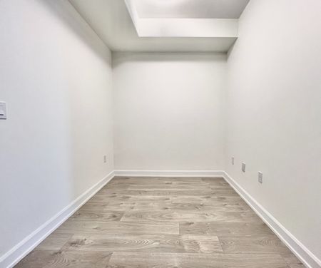 For Lease - 3200 William Coltson Avenue Unit# 305, Oakville, Ontario - Photo 4