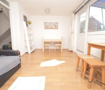 3 bedroom maisonette to rent - Photo 3