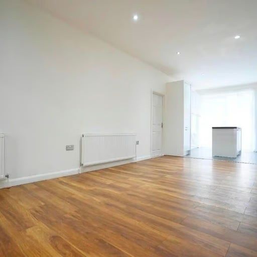 3 Bed Flat, Hayes Crescent, NW11 - Photo 1