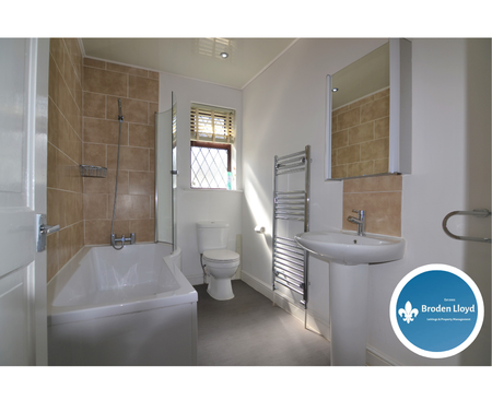 2 bedroom terraced house to rent - Photo 4