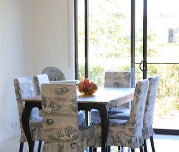 Immaculate 3 Bedroom, 3 bathroom, 2 story town house - Photo 2