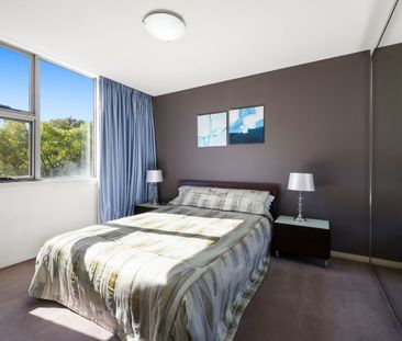 Well Positioned One Bedroom with Modern Finishes - Photo 4